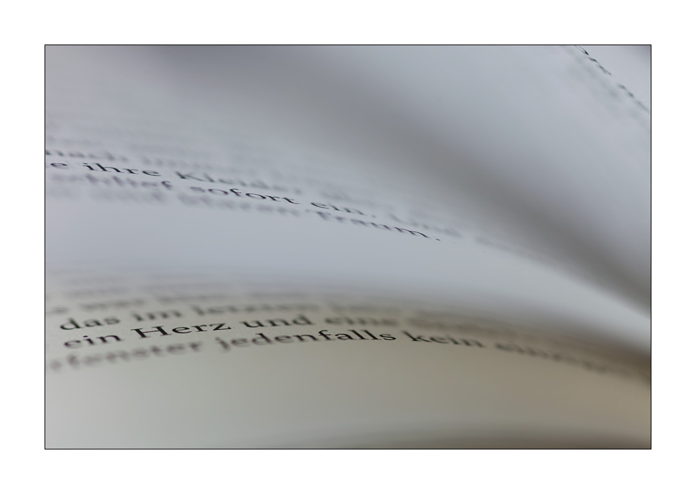 Buchseiten mit Herz #26405